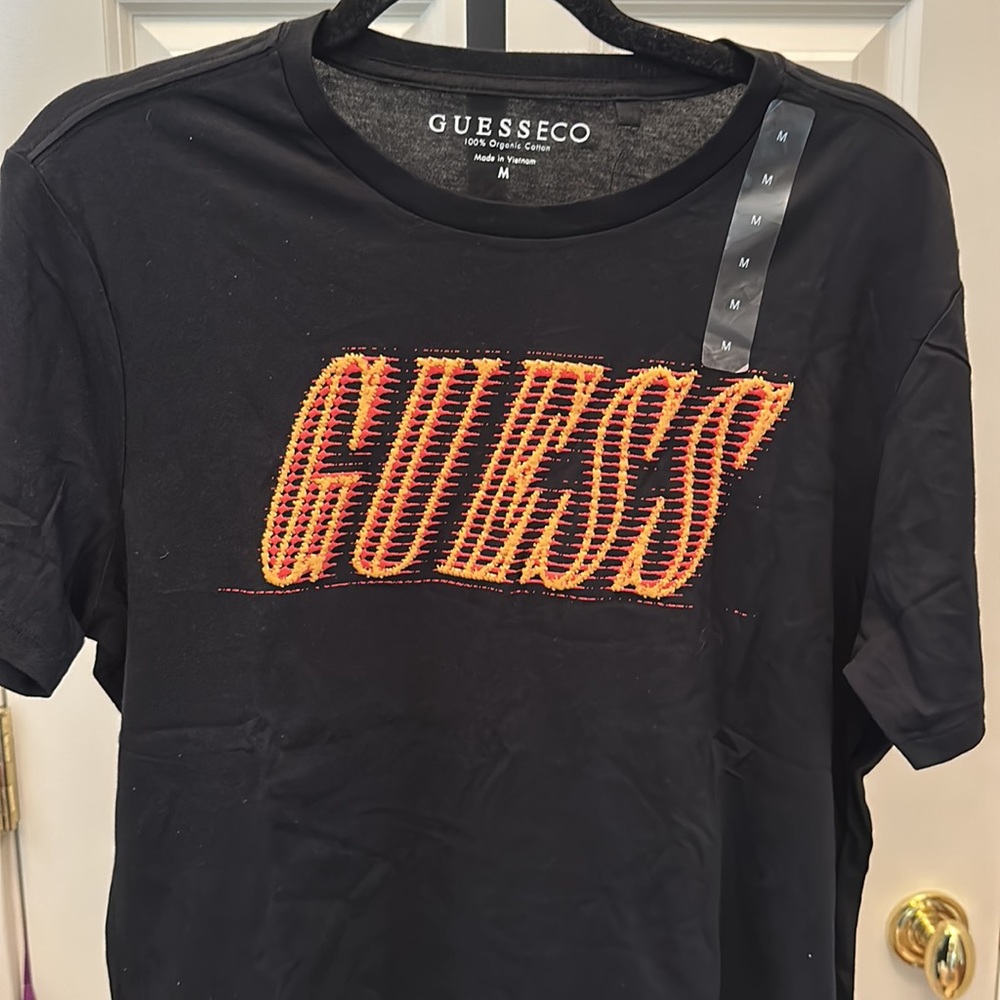 Guess - Mens RARE Graphic T-Shirt Black Tee Raised Lettering Fiery Logo - Picture 8 of 16
